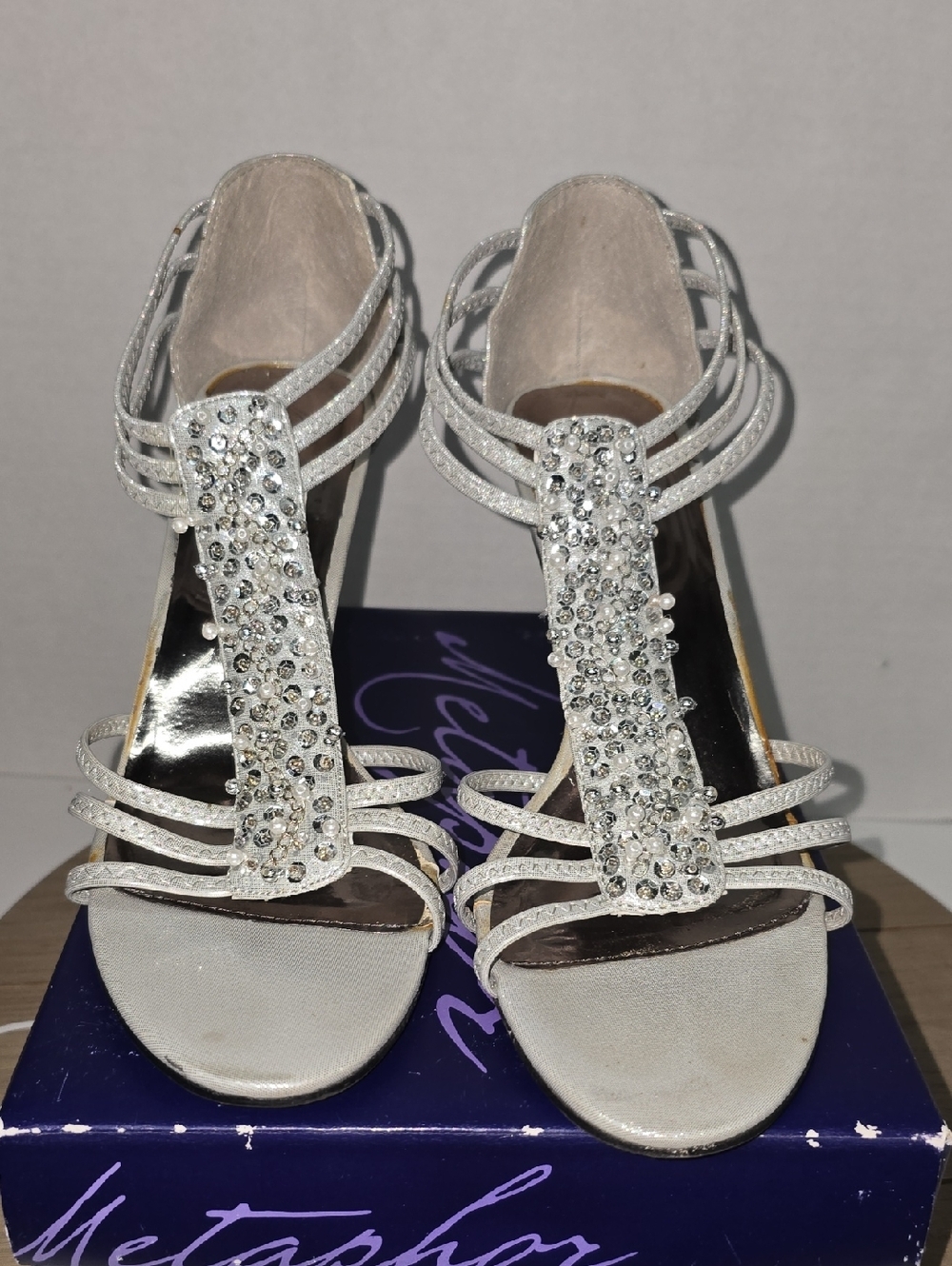 Metaphor Embellished Strappy Women's Silver Pearl Sandals Size 9.5M EUC